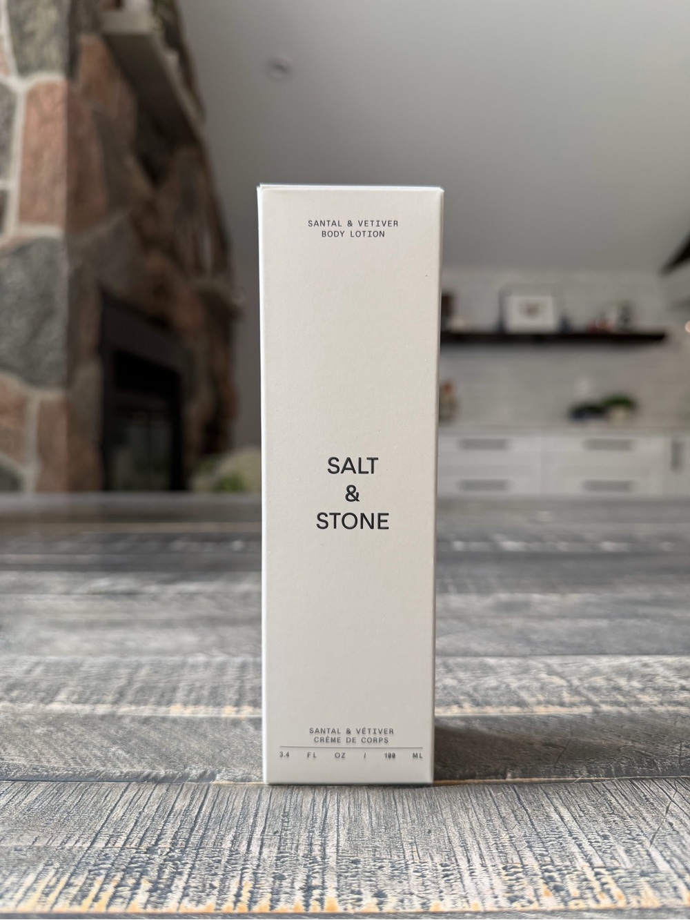 SALT & STONE Santal & Vetiver Body Lotion